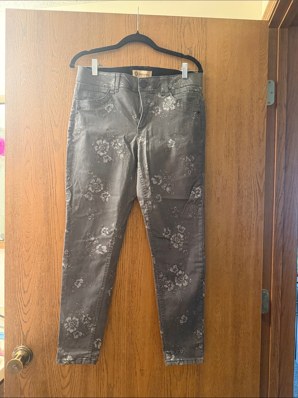 Women’s Floral Print Gray Skinny Jeans